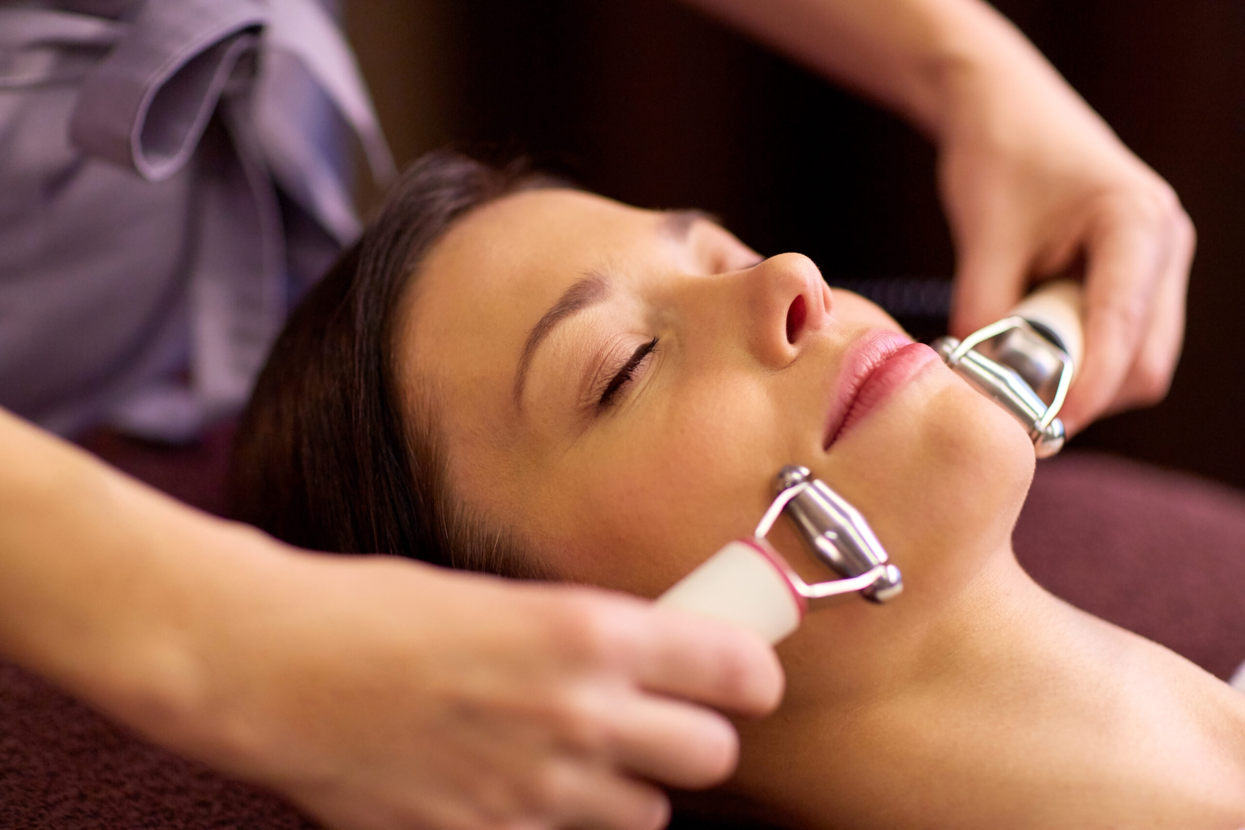 dermaplaning-facial-treatment